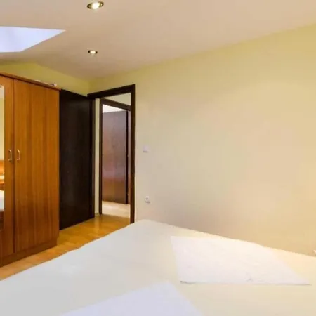 Nada 45 * Crikvenica