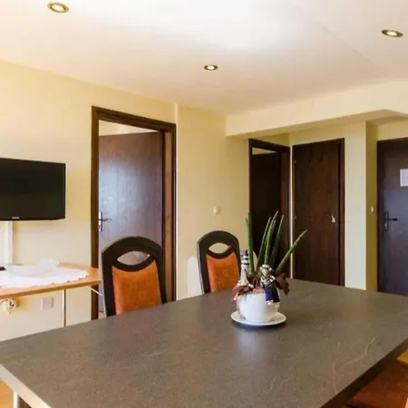 Nada 45 * Crikvenica